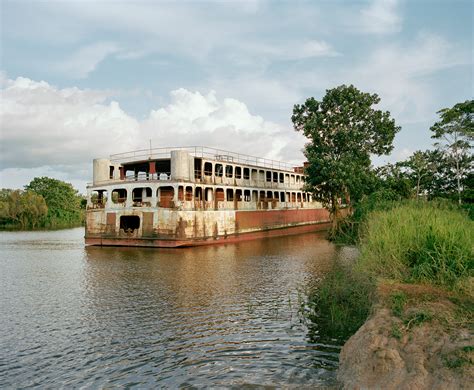 Photographer Yann Gross Shoots Modern Life in the Amazon River Basin