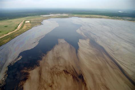 Investigation Called For Into Albertas Toxic Tailings Ponds