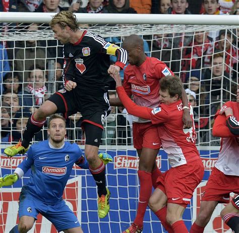 Fußball Bundesliga BVB patzt Bayer verliert Club feiert ersten Sieg