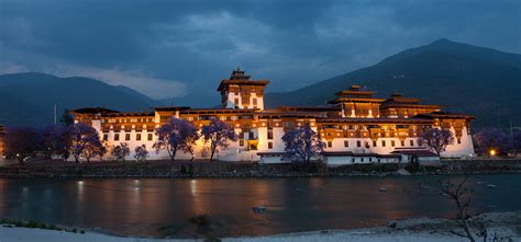 Photos: Punakha Dzong, Bhutan – Musings of a Wandering Mind