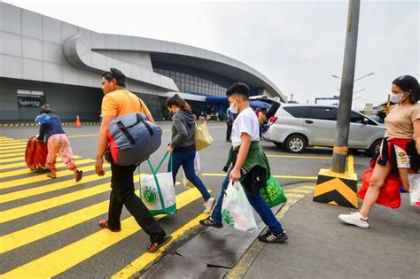 Ilang Pasahero Nananatiling Stranded Sa Manila North Port ABS CBN News