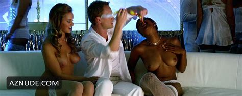 A VERY HAROLD KUMAR 3D CHRISTMAS NUDE SCENES AZNude