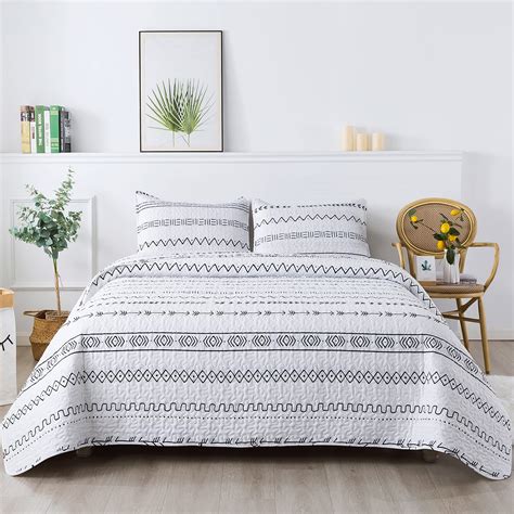 Andency White Quilt Set California King 112x104 Inches 3 Pieces 1