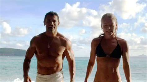 Lives Kelly Ripa Shows Off Jaw Dropping Bikini Body At Beach With