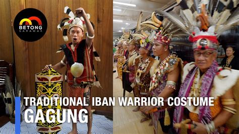 Traditional Iban Warrior Costume Gagung Youtube