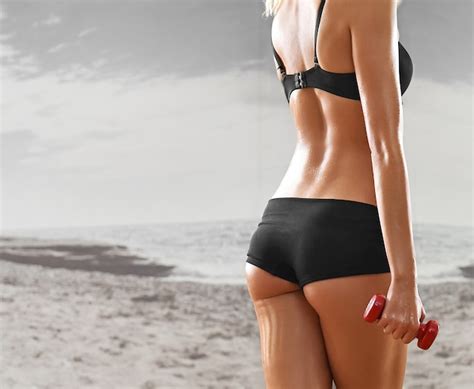 Premium Photo Blonde Woman In The Gym