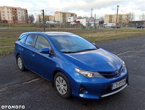 U Ywane Toyota Auris Pln Km Otomoto