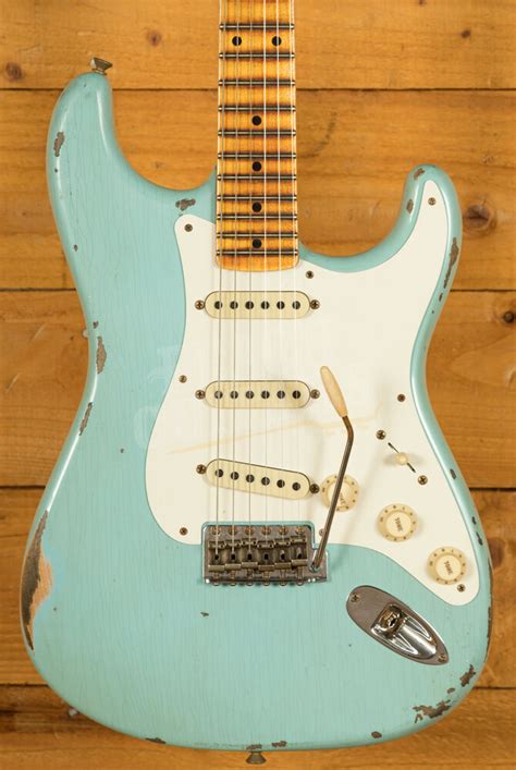 Fender Custom Shop Strat Relic Faded Aged Daphne Blue