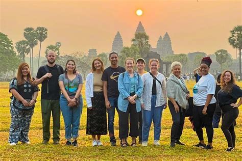 Angkor Wat Sunrise Tour With Small Group And Guide Tours