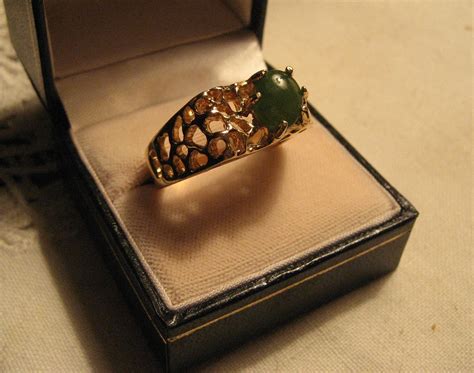 Vintage 18k gold HGE mens ring. Emerald. Chunky.