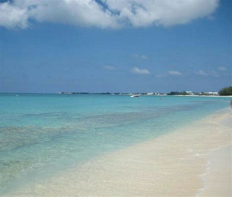 7 Mile Beach Grand Cayman Tiki Bar