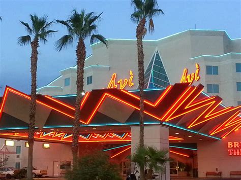 Laughlin Buzz: Deserted Beach, Laughlin Style