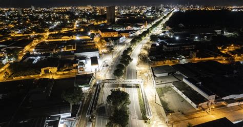 Prefeitura de Maceió instala modernas luminárias em LED na Avenida