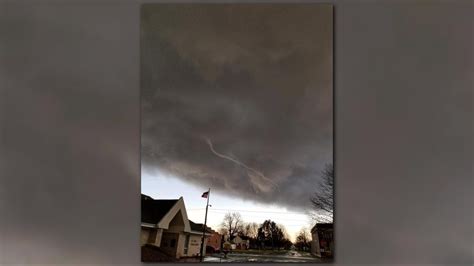 Saturday's swarm of tornadoes sets record in Illinois | ksdk.com