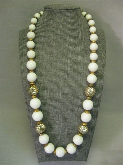 Necklace White Graduated Beads Gold Tone Swirl Beads Gold Spacers Clip