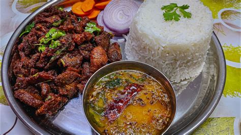 Hyderabadi Khatti Dal Aue Tala Huwa Gosht Khatti Dal Aur Tala Huwa