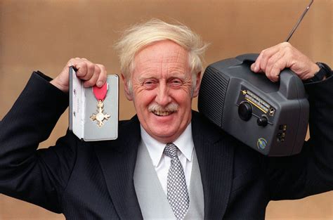 Trevor Baylis Inventor Of A Radio Powered By Muscle Dies At 80 The