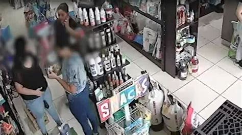 C Mara Capta Robo En Tienda De Mascotas Video Telediario Costa Rica