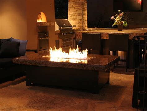 Balboa Fire Pit Table Moderne Façade Los Angeles par Cooke