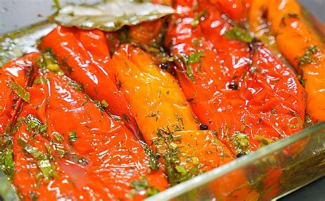 Румынская закуска перед шашлыком. Перцы маринуются всего 10 минут, а на ...