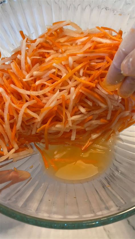 Easy Vietnamese Pickled Carrots And Daikon Đồ Chua The Savory Chopstick