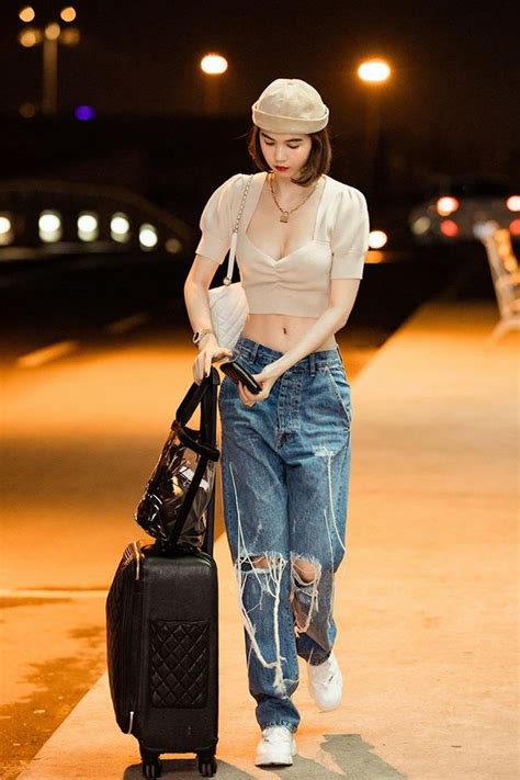 M C Bikini I Bi N Ch A N Ng Ng C Trinh Ti P T C Di N N I Y Ren Tung T Ng Gi A Ph T Y