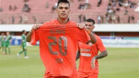 Bicara Nilai Kontrak Matheus Pato Bertahan Di Borneo Fc Hingga