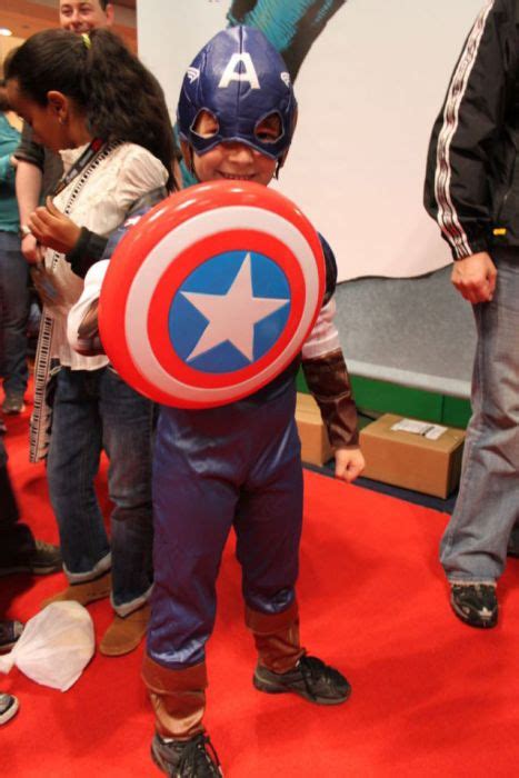 Kid Cosplayers At Comic Con 23 Pics