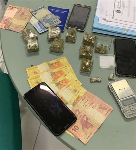 Pc Ce Prende Suspeito Em Flagrante E Apreende 200 Gramas De Maconha Em