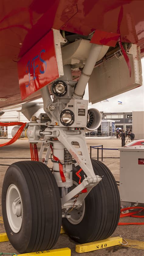 747 Front Landing Gear