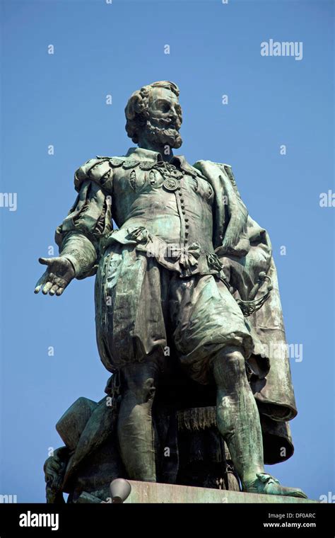 Statue By Peter Paul Rubens Hi Res Stock Photography And Images Alamy