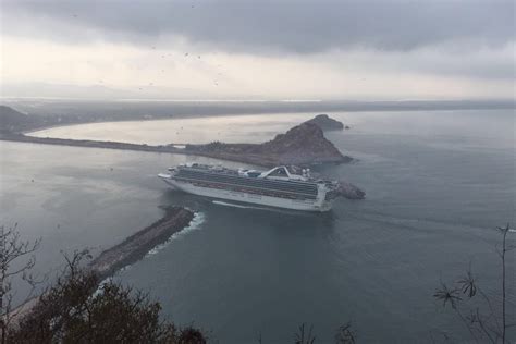 Arriba El Crucero Grand Princess Con Mil Pasajeros A Mazatl N