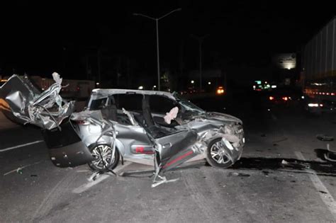 Automovilista sufre aparatoso accidente en el Periférico