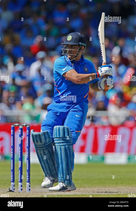 Ms Dhoni World Cup Hi Res Stock Photography And Images Alamy