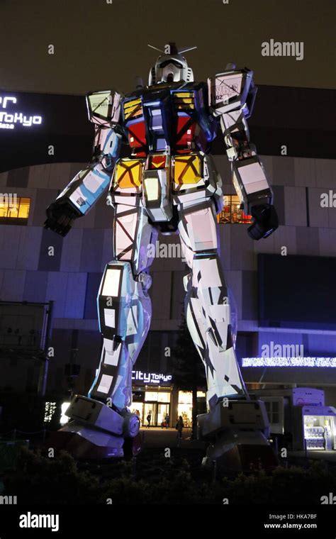 Actual size statue of Gundam at Gundam Front Tokyo, Odaiba, Tokyo, Japan, 13.12.2016 Stock Photo ...