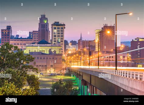 Youngstown, Ohio, USA downtown skyline at twilight Stock Photo - Alamy