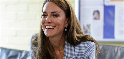 Con Blazer De Zara Las Bailarinas C Modas Y Azules De Kate Middleton