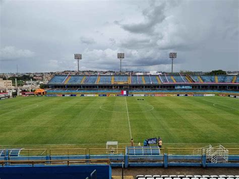 Homem é preso após apalpar nádegas de torcedora em estádio de Goiás