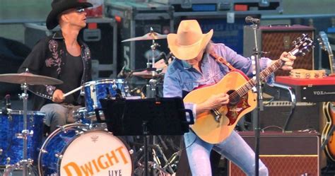 Country Singer Dwight Yoakam, 63, Welcomes First Child With New Wife