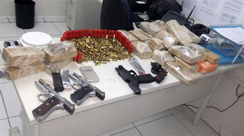 Polícia Estoura Esconderijo De Armas E Drogas Em Bom Jesus Da Lapa