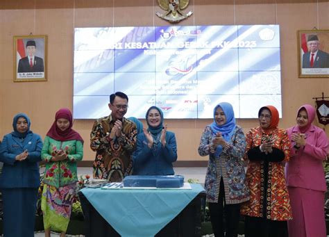 Pj Bupati Bekasi Dorong Tp Pkk Berikan Edukasi Pentingnya Harmoni Keluarga