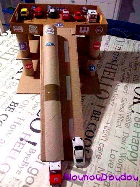 DIY Cardboard Box Hot Wheels Garage Игрушечные комнаты Детские поделки Картонные поделки