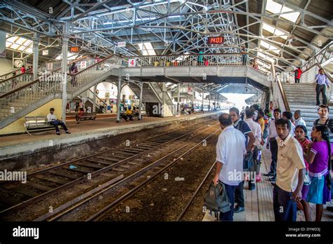 Fort Railway Station Sri Lanka Hi Res Stock Photography And Images Alamy