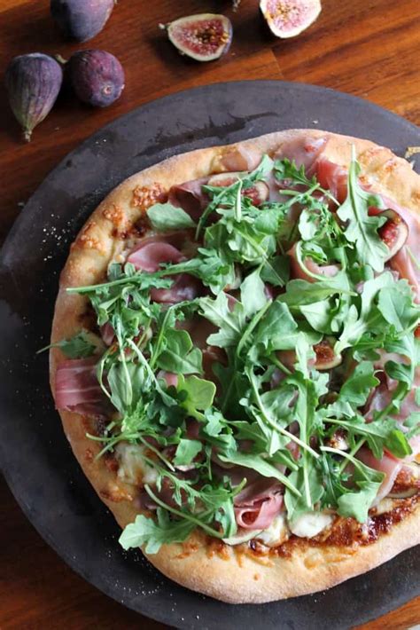 Fig Prosciutto And Arugula Pizza The Spiffy Cookie