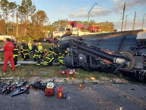 Semi Truck Rollover Closes Multiple Lanes Of I 4 One Airlifted In Critical Condition Orlando