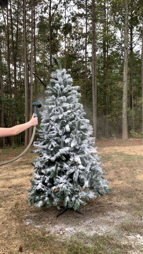 flock spray for christmas tree 3