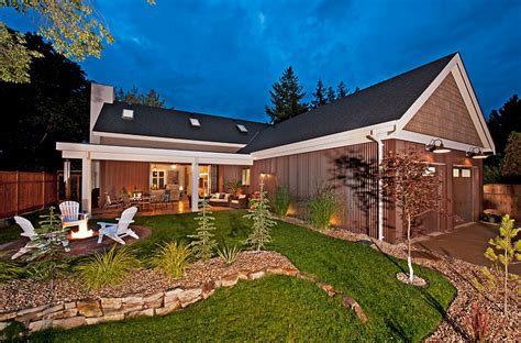 West Coast Cottage Style Bungalow Home In British Columbia