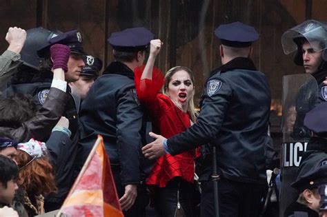 Lady Gaga Turns Heads In Nyc As Harley Quinn In First Look For Joker