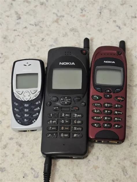 TÉLÉPHONE PORTABLE NOKIA Vintage 8313 6150 5110 Très Bonne État Avec Un