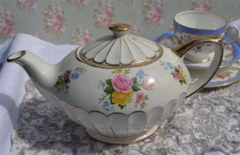 Reserved Jubilee Sadler Teapot Aladdin Lamp Shape Vintage China